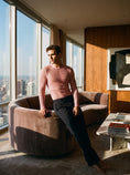 Cargar la imagen en la vista de la galería, Worn as a top over black trousers