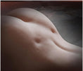 Cargar la imagen en la vista de la galería, Waist and hip contour of the torso, showing the moulded surface texture