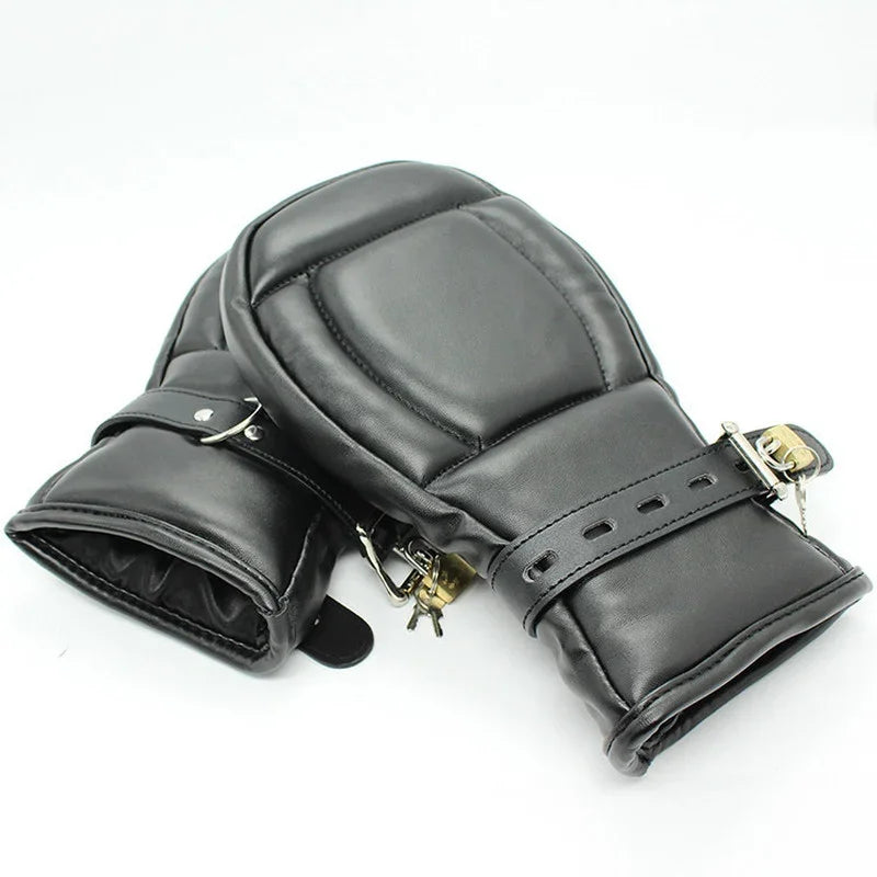 Rear buckle system detail