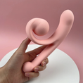 Cargar la imagen en la vista de la galería, Pink Snail G-Spot Vibrator – Flexible Dual-Motor Clitoral & G-Spot Silicone Dildo, 10 Vibration Modes, Rechargeable & Waterproof
