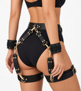 Cargar la imagen en la vista de la galería, Close rear view showing gold trigger hooks linking the cross harness to the waist strap
